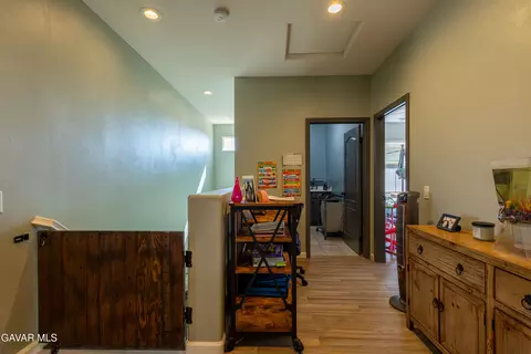 Entry Way - 6550 Bicknell Ct, Palmdale, CA 93552 photo 3 of 4