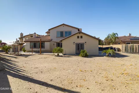 Exterior - 6550 Bicknell Ct, Palmdale, CA 93552 photo 9 of 11