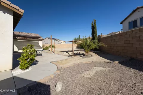 Exterior - 6550 Bicknell Ct, Palmdale, CA 93552 photo 5 of 11