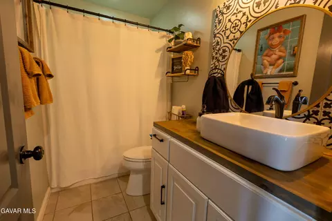 Bath - 6550 Bicknell Ct, Palmdale, CA 93552 photo 1 of 7