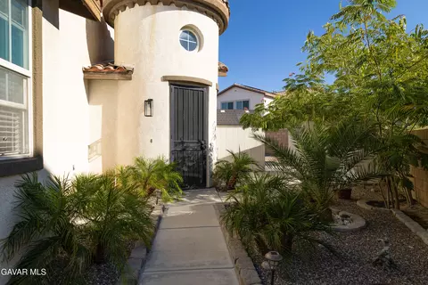 Exterior - 6550 Bicknell Ct, Palmdale, CA 93552 photo 2 of 11