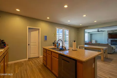 Kitchen - 6550 Bicknell Ct, Palmdale, CA 93552 photo 1 of 3