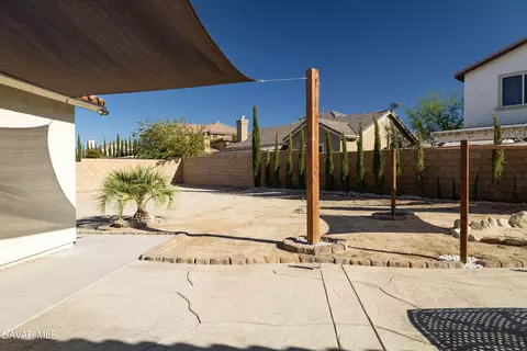 Exterior - 6550 Bicknell Ct, Palmdale, CA 93552 photo 8 of 11