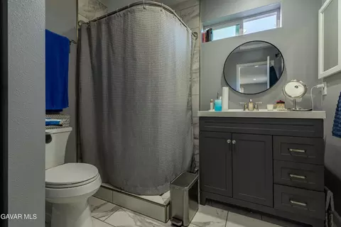 Bath - 6550 Bicknell Ct, Palmdale, CA 93552 photo 7 of 7