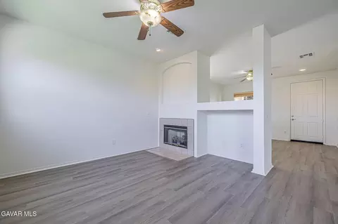 2121 Pearmain Dr, Palmdale, CA 93551 photo 7
