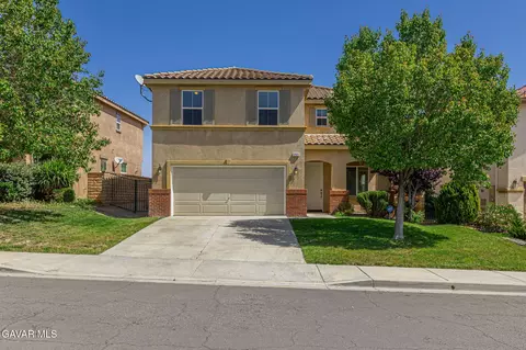 2121 Pearmain Dr, Palmdale, CA 93551 photo 2
