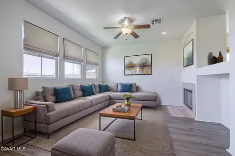 2121 Pearmain Dr, Palmdale, CA 93551 photo 3