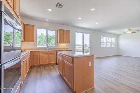 2121 Pearmain Dr, Palmdale, CA 93551 photo 5