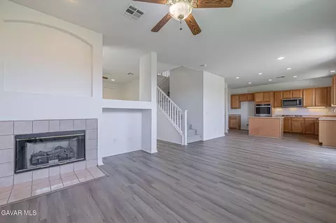 2121 Pearmain Dr, Palmdale, CA 93551 photo 4