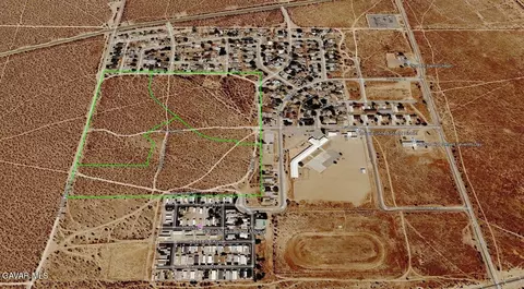 15800 Koch St, Mojave, CA 93501
