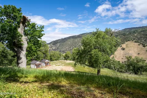 Exterior - 24840 Arrow Ct, Tehachapi, CA 93561 photo 14 of 19