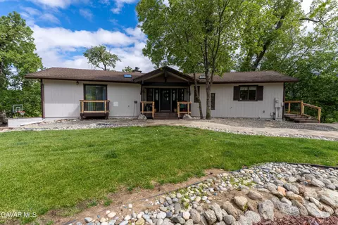 Exterior - 24840 Arrow Ct, Tehachapi, CA 93561 photo 5 of 19
