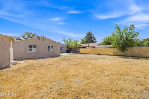 Exterior - 43347 Echard Ave, Lancaster, CA 93536 photo 5 of 5