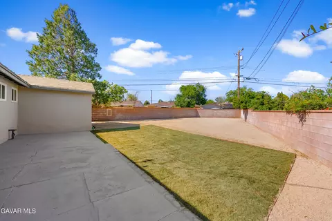 Exterior - 45309 Newtree Ave, Lancaster, CA 93534 photo 4 of 10