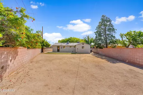 Exterior - 45309 Newtree Ave, Lancaster, CA 93534 photo 8 of 10