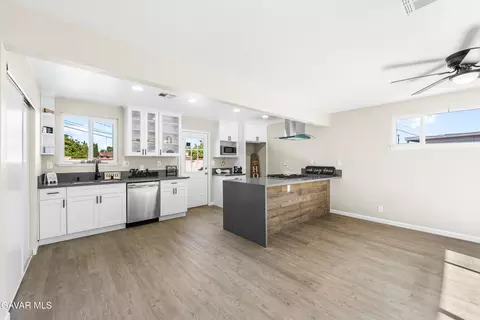 Kitchen - 45309 Newtree Ave, Lancaster, CA 93534 photo 1 of 7