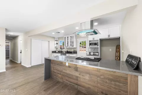 Kitchen - 45309 Newtree Ave, Lancaster, CA 93534 photo 2 of 7