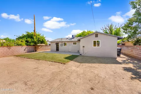 Exterior - 45309 Newtree Ave, Lancaster, CA 93534 photo 7 of 10