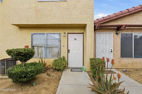1700 Ave Q-14 E #14, Palmdale, CA 93550