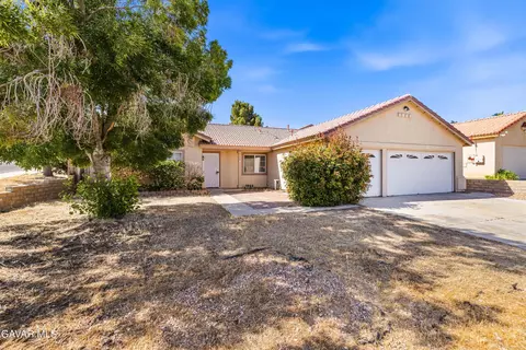 Exterior - 3254 Quarry Rd, Palmdale, CA 93550 photo 2 of 6
