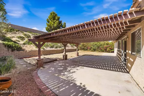 Exterior - 3254 Quarry Rd, Palmdale, CA 93550 photo 3 of 6