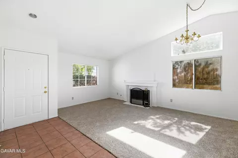 Living - 3254 Quarry Rd, Palmdale, CA 93550 photo 4 of 7