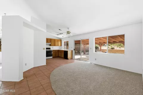 Living - 3254 Quarry Rd, Palmdale, CA 93550 photo 5 of 7