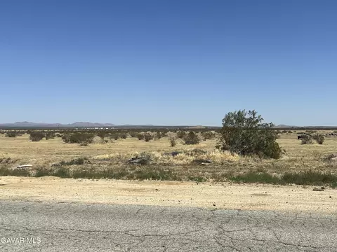 180 Th St E 180th East Lake Los Angeles, Palmdale, CA 93591 photo 2