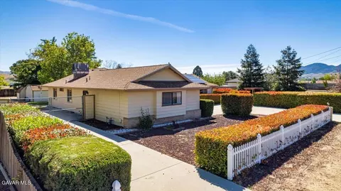 22020 Westwood Blvd, Tehachapi, CA 93561 photo 3