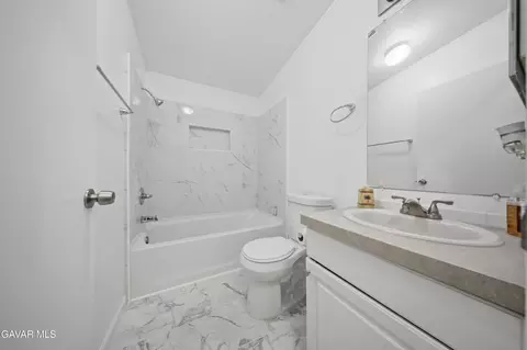 2545 Avenue I E #11, Lancaster, CA 93535 photo 4