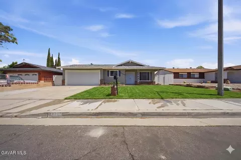 43342 Fenner Ave, Lancaster, CA 93536