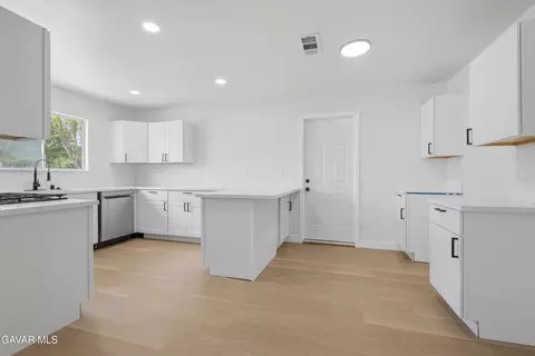 43342 Fenner Ave, Lancaster, CA 93536 photo 4