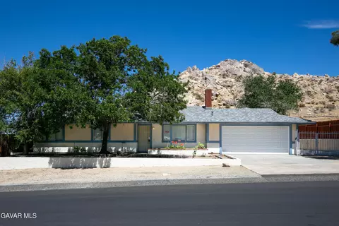 40062 164th St, Lake Los Angeles, CA 93591