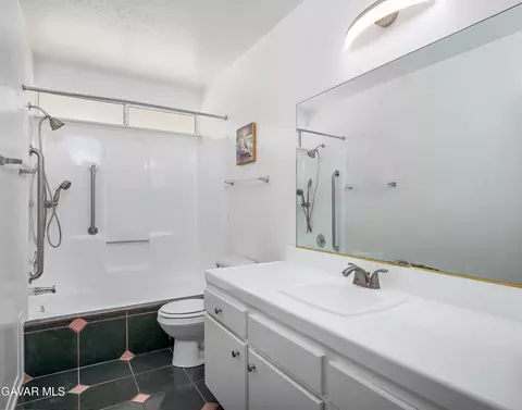 Bath - 40062 164th St, Lake Los Angeles, CA 93591 photo 1 of 2
