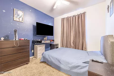Bedroom - 45827 Caledonia Ct, Lancaster, CA 93534 photo 3 of 7