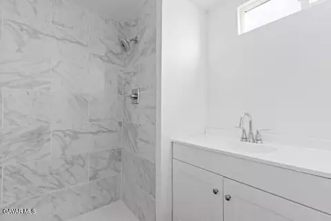 Bath - 45446 E 7th St #42, Lancaster, CA 93535 photo 1 of 1