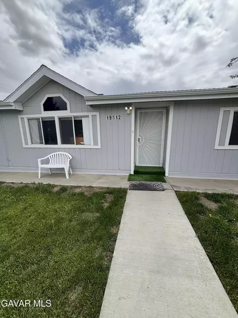 19512 Rose Ave, Tehachapi, CA 93561 photo 2