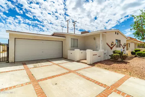 802 E Avenue Q4, Palmdale, CA 93550 photo 4