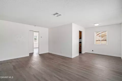802 E Avenue Q4, Palmdale, CA 93550 photo 6