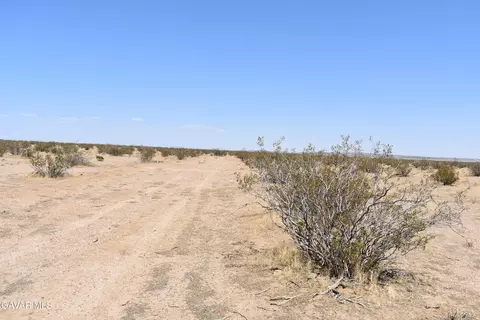 1490 E Wilson Ave, Mojave, CA 93501 photo 4