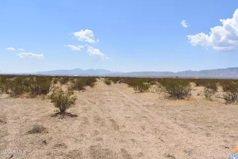 1490 Wilson Ave E, Mojave, CA 93501