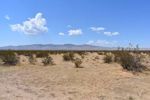 1490 E Wilson Ave, Mojave, CA 93501 photo 5