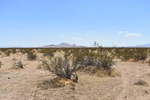 1490 E Wilson Ave, Mojave, CA 93501 photo 2