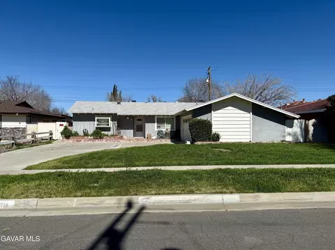 1735 Jenner St W, Lancaster, CA 93534