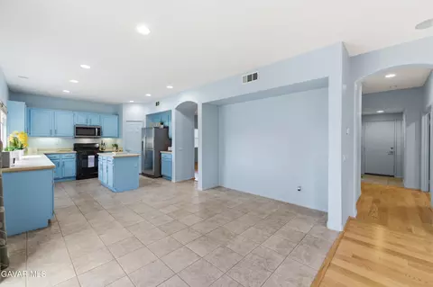 Entry Way - 43406 Rucker St, Lancaster, CA 93535 photo 1 of 1