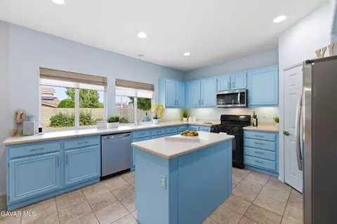Kitchen - 43406 Rucker St, Lancaster, CA 93535 photo 1 of 5