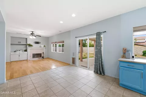 Living - 43406 Rucker St, Lancaster, CA 93535 photo 5 of 10
