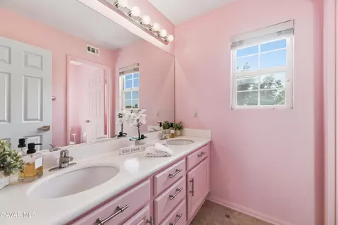 Bath - 43406 Rucker St, Lancaster, CA 93535 photo 2 of 4