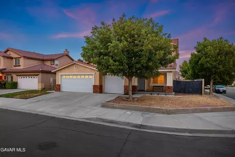Exterior - 43406 Rucker St, Lancaster, CA 93535 photo 3 of 9