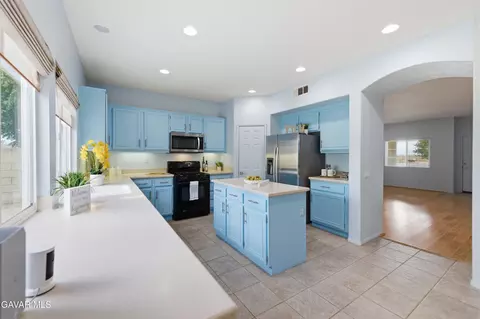 Kitchen - 43406 Rucker St, Lancaster, CA 93535 photo 5 of 5
